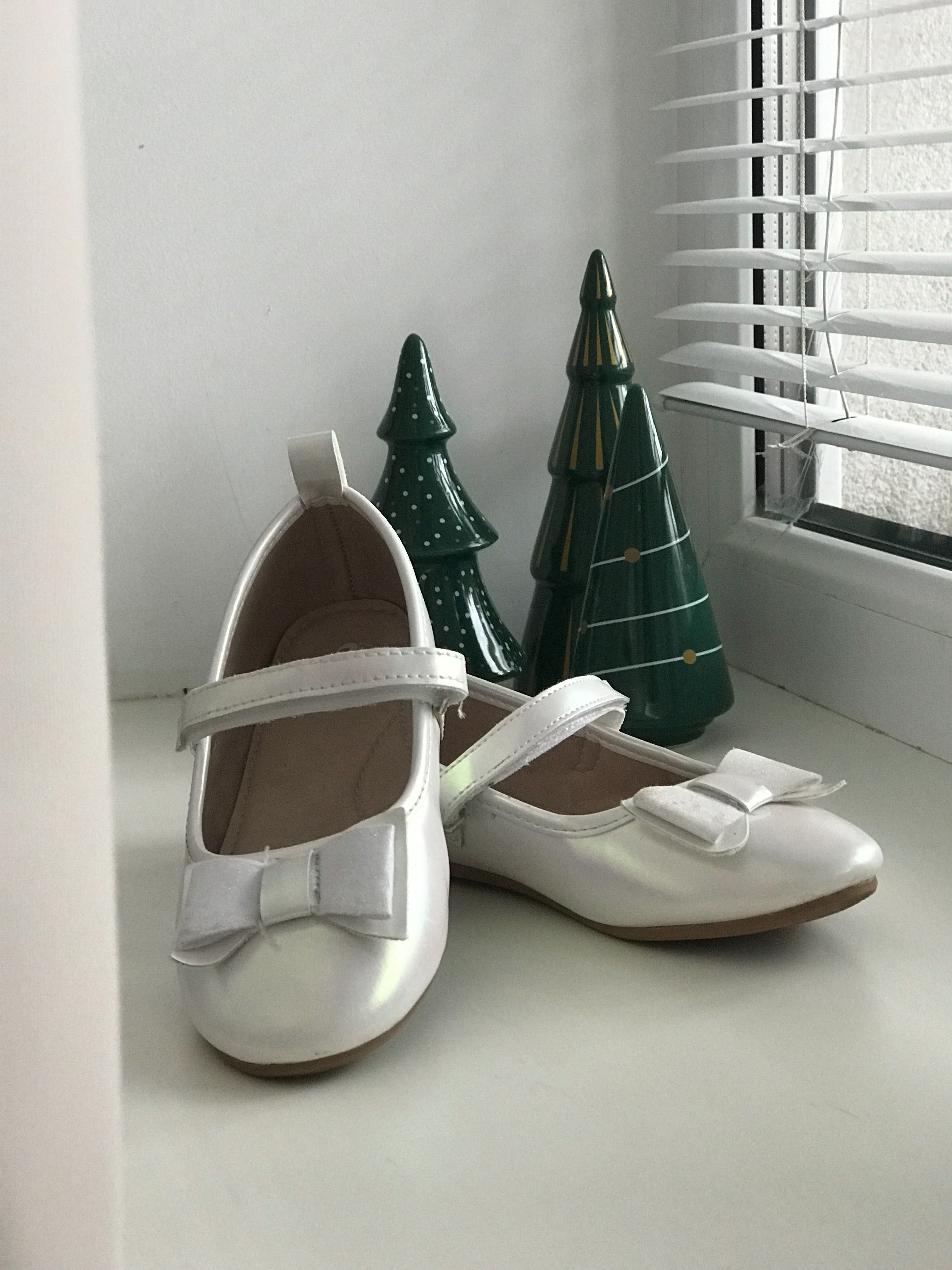 Белые туфли для девочки на праздник