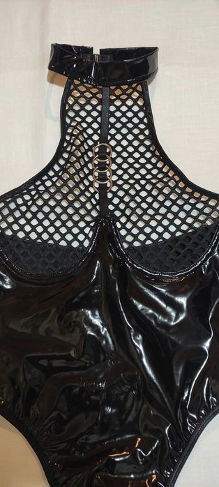 Еротична білизна латекс