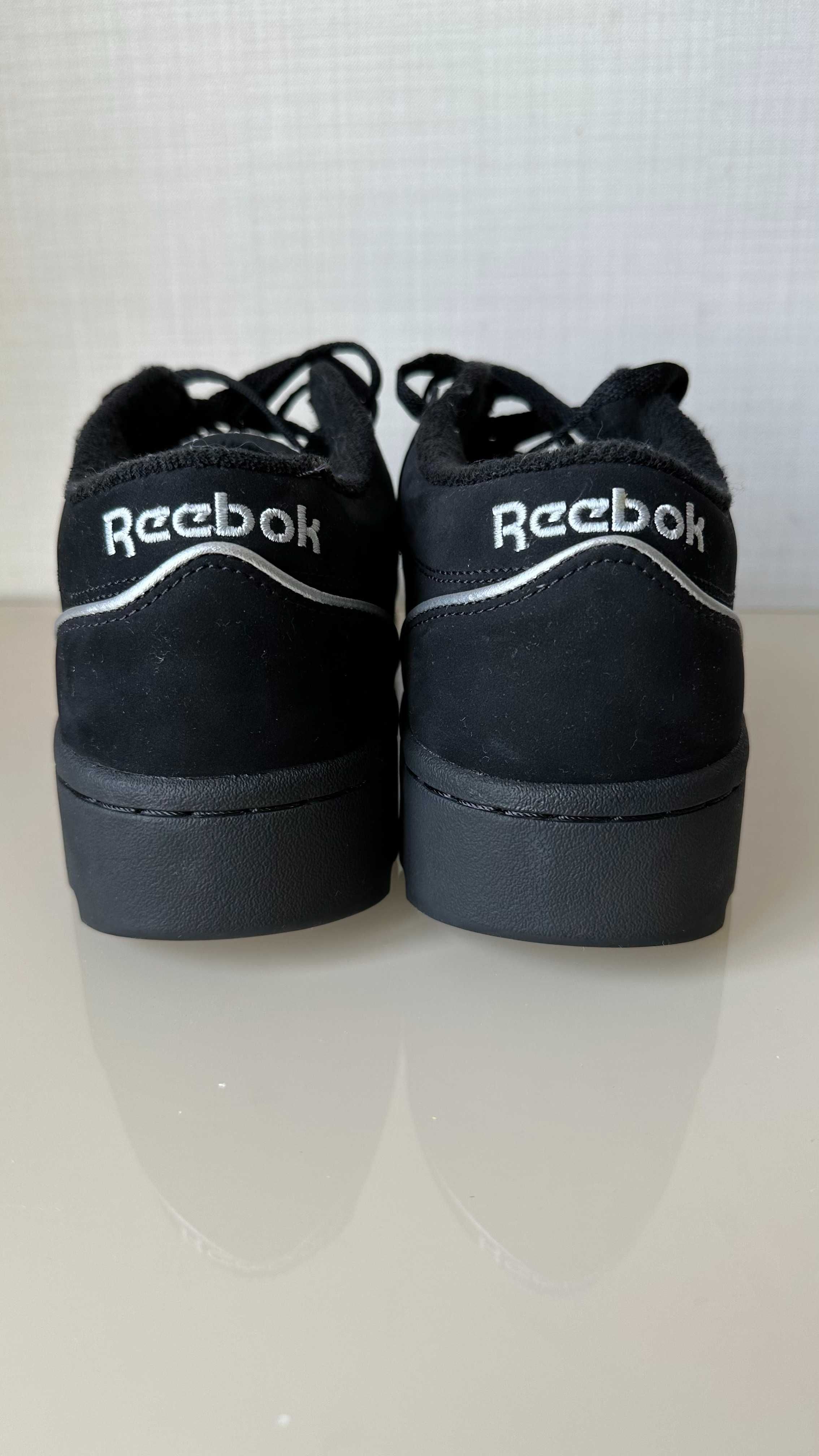 Reebok Originals Classic Чоловічі чорні кросівки в чудовому стані