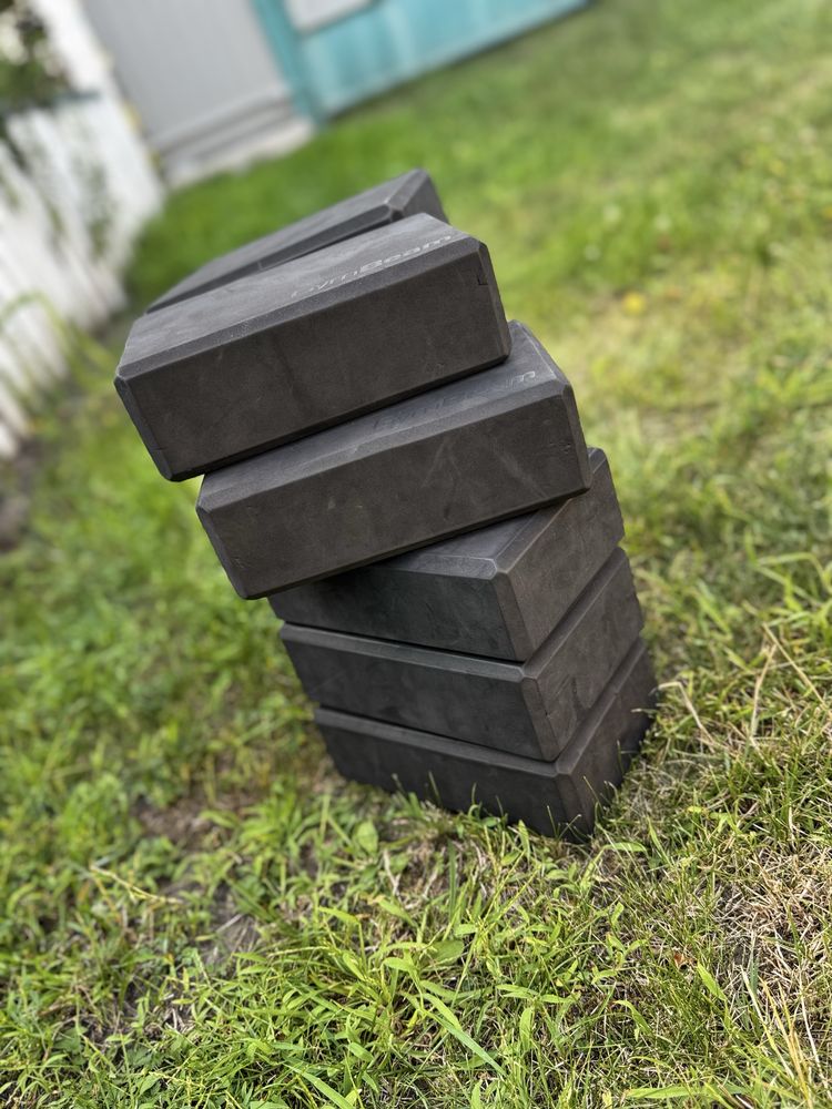 Йога-блоки GymBeam (23×15×7,5 см) — як нові, 250 ₴/шт (10 шт)