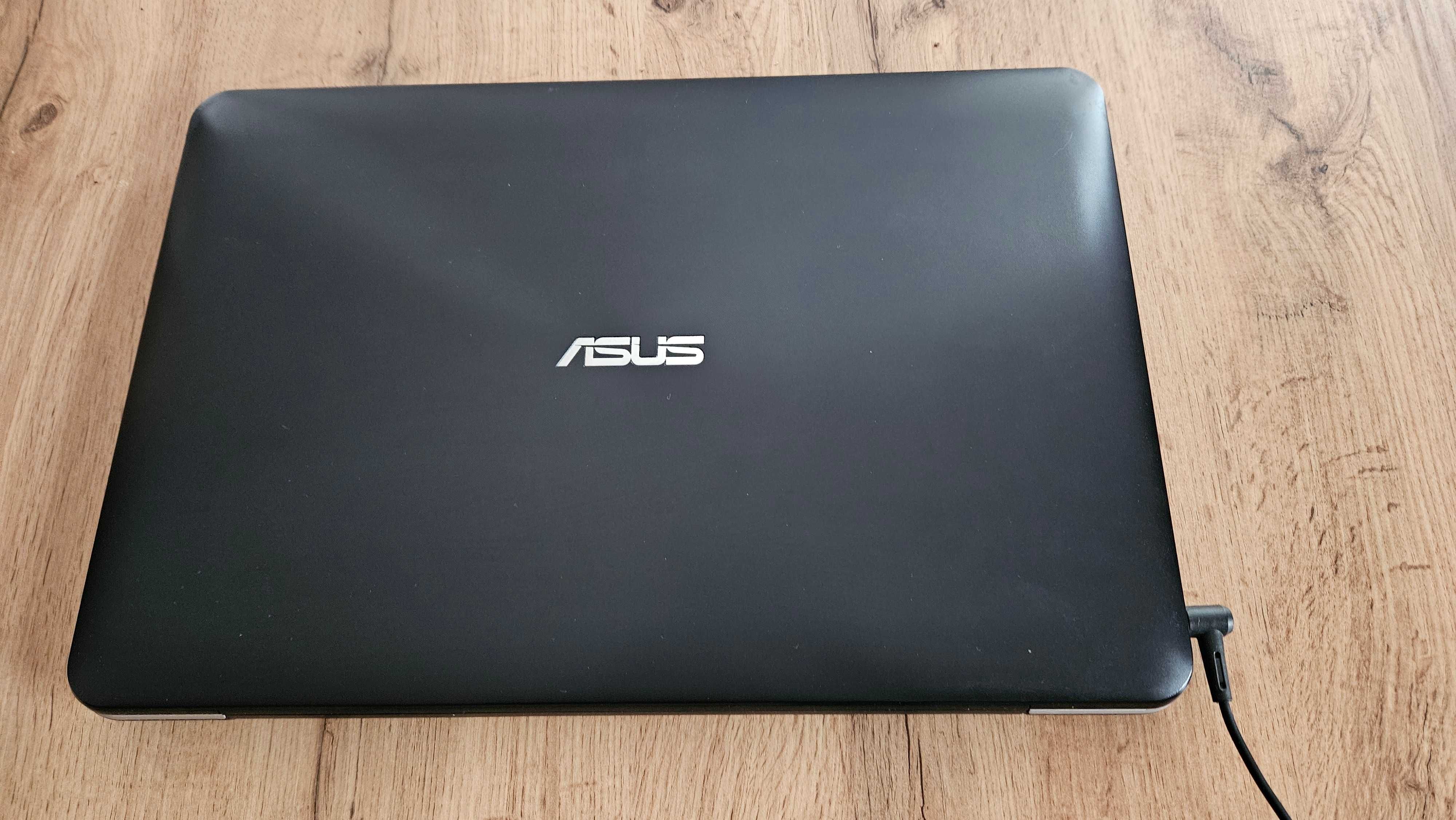 Laptop ASUS I7 - 5500U