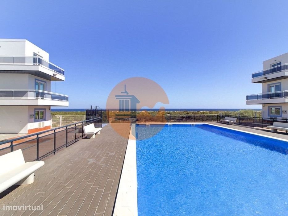 T1+3 Duplex com Garagem e Acesso Direto à Praia - Manta Rota