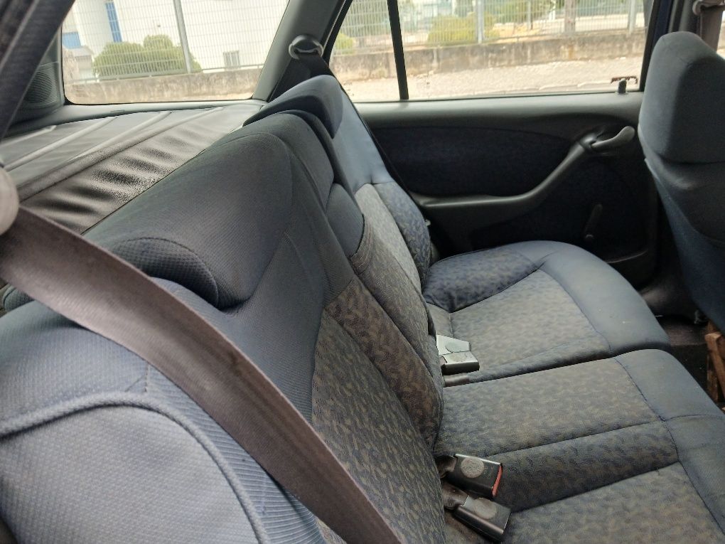 Vendo um este carro