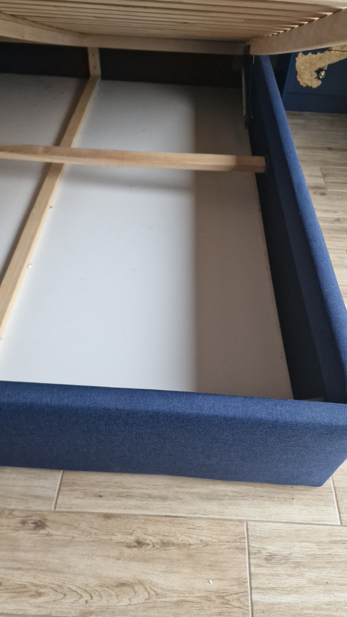 Łóżko kontynentalne tapicerowane 160x200 granatowe