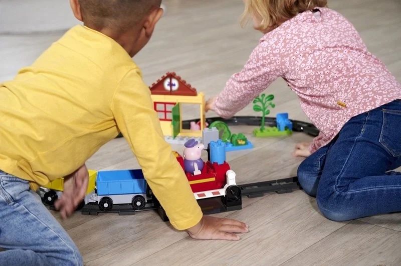 Świnka Peppa Pociąg Elektryczny Klocki Tory