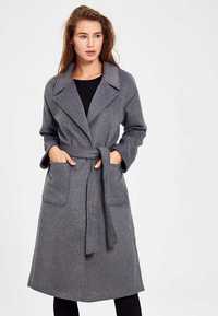Пальто жіноче сіре з поясом, розмір 44 (36-46) без гудзиків