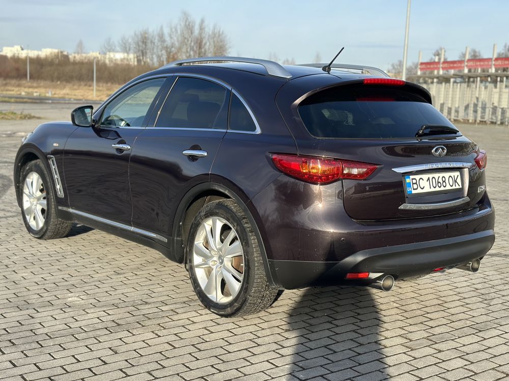 Infiniti fx 30d.