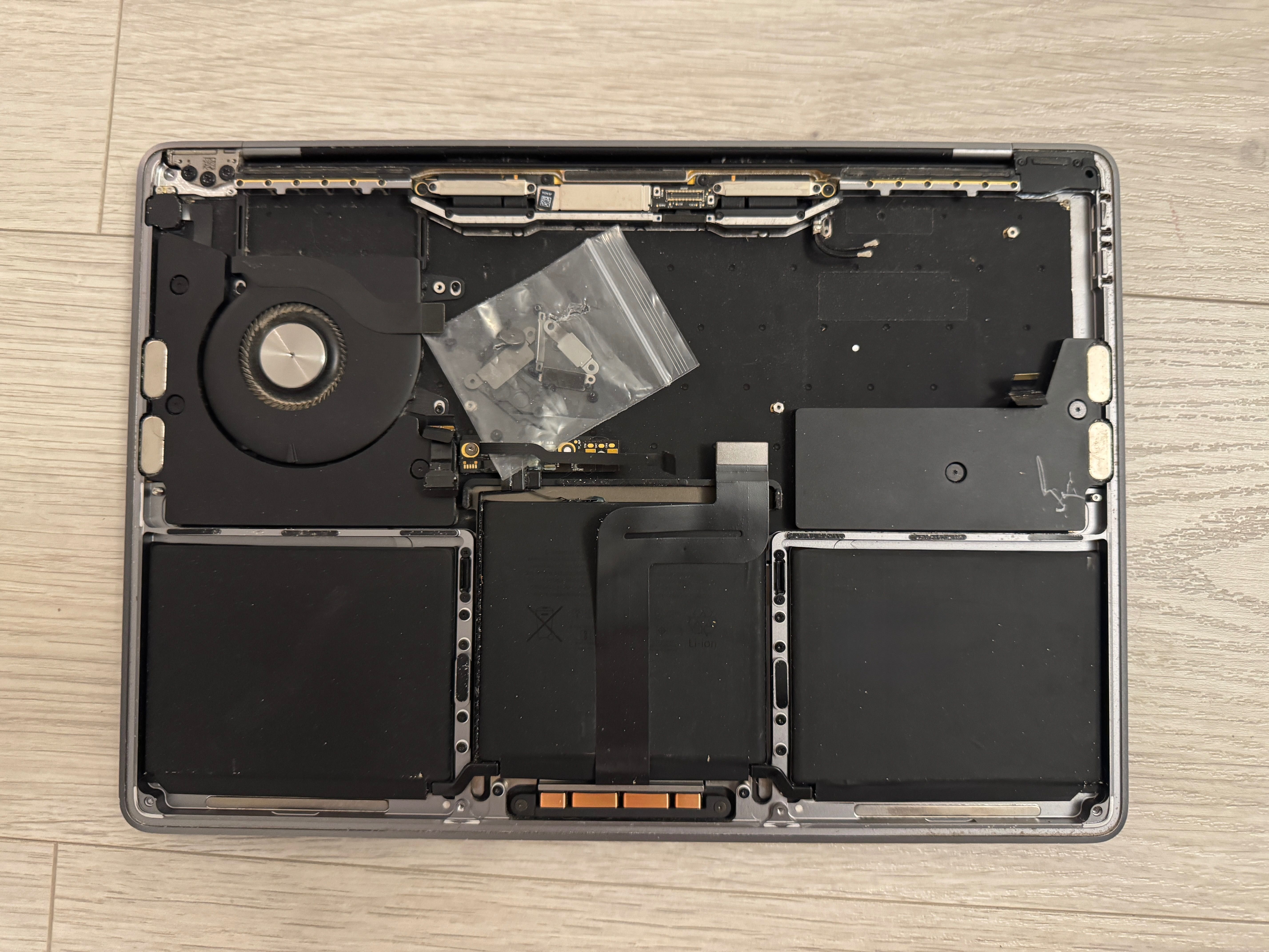 Apple MacBook Pro 13 2017 неробочий a1708