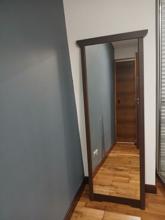 Cama de ferro com ou sem colchão , Espelho moldura e Baú,  de madeira