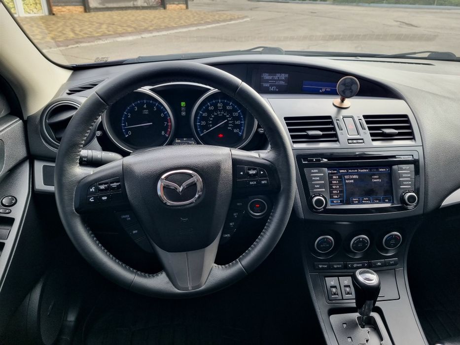 Продам Mazda 3 2013