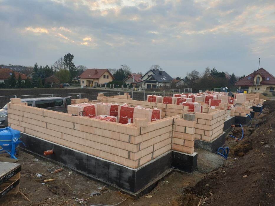 Murowanie , budowa hal, fundamenty