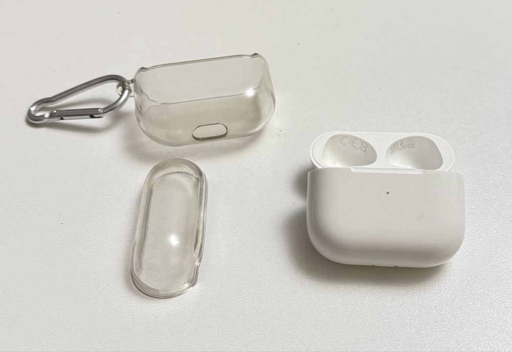 Apple airpods etui ładujące A2566 + silikon