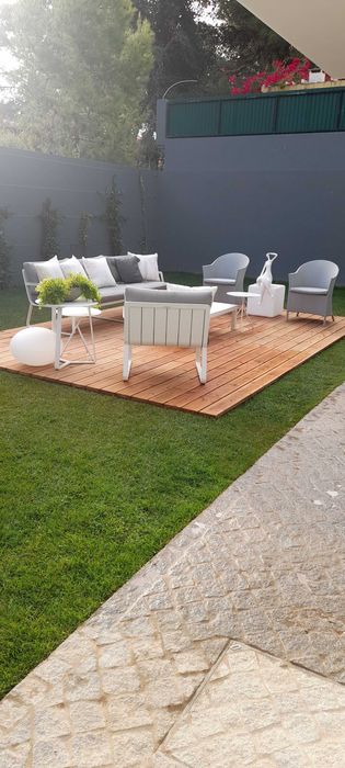 Dois bancos de jardim