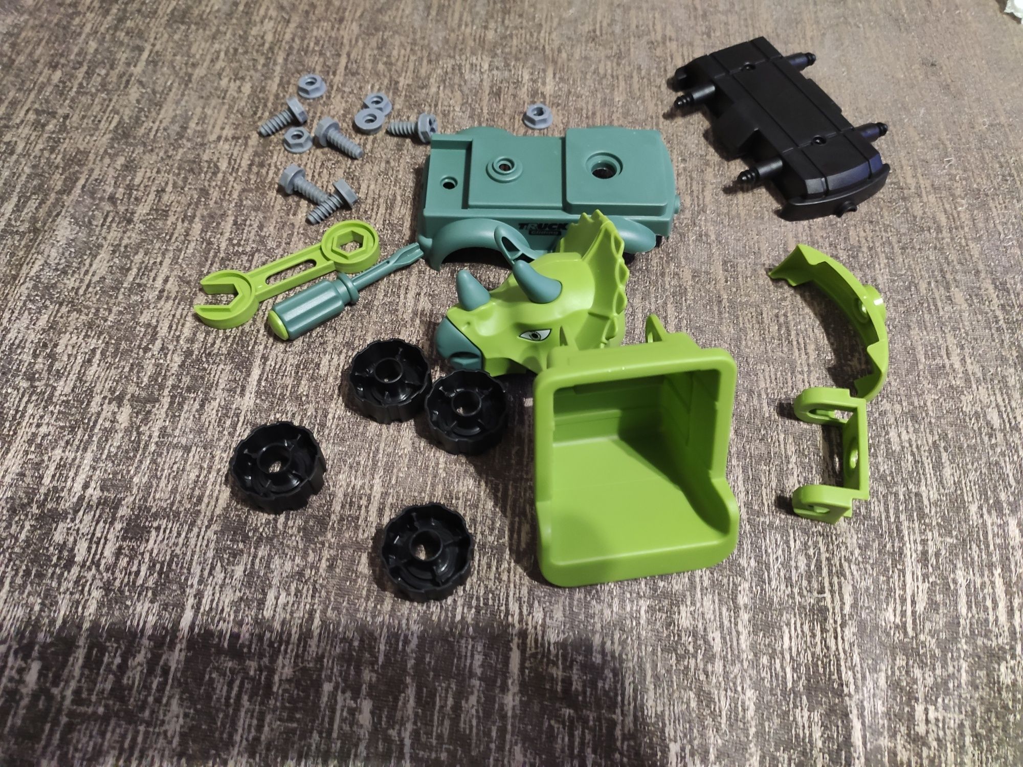 Машинка динозавр іграшка игрушка конструктор з викруткою та ключем