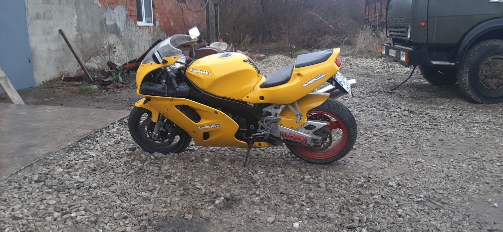 Мотоцикл Кавасакі ZXR-750