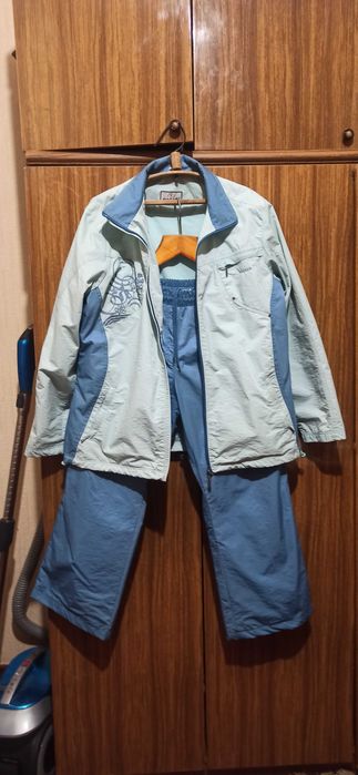 Продам спортивний костюм