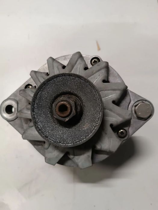 Alternador - Toyota Land Cruiser BJ73 2.5TD