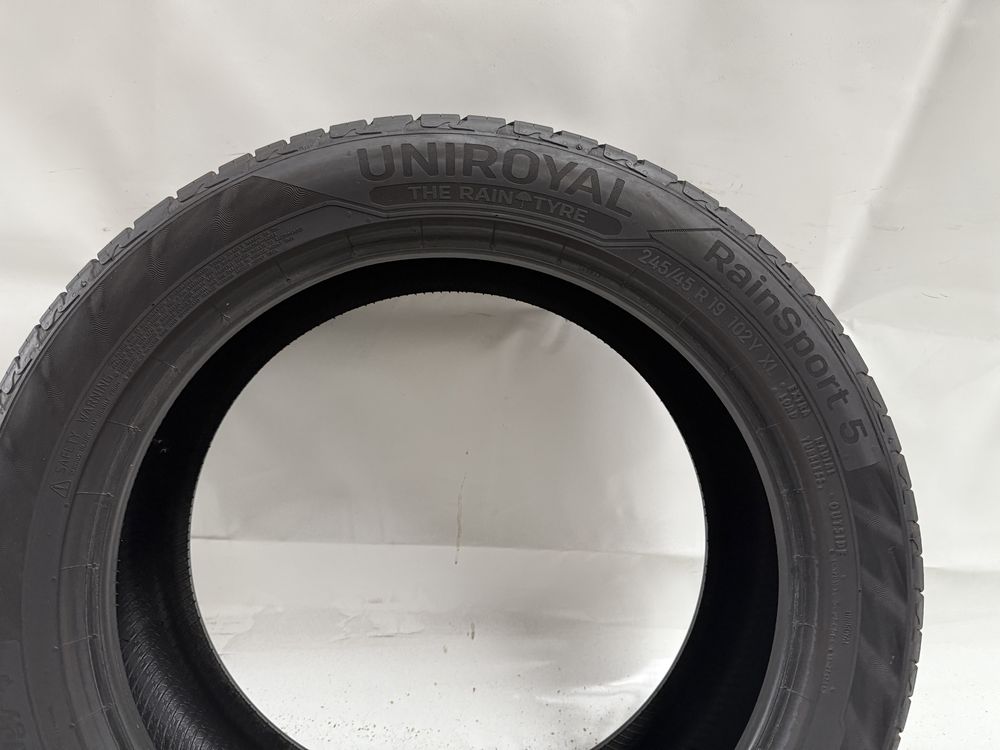 245/45/19 Uniroyal RainSport 5 102Y