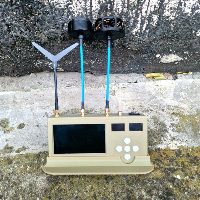 Чотирьох діапазоний відеодетектор FPV-дронів