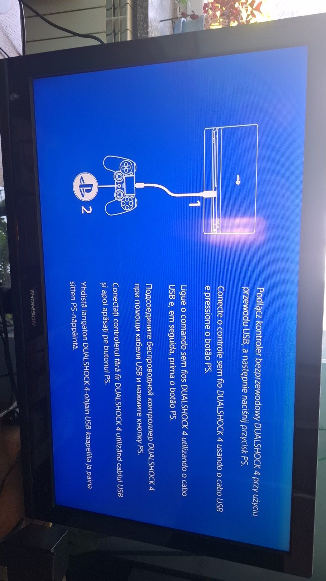 PS4 500GB + 10 gier + pad + oryginalne pudełko - gotowe do grania