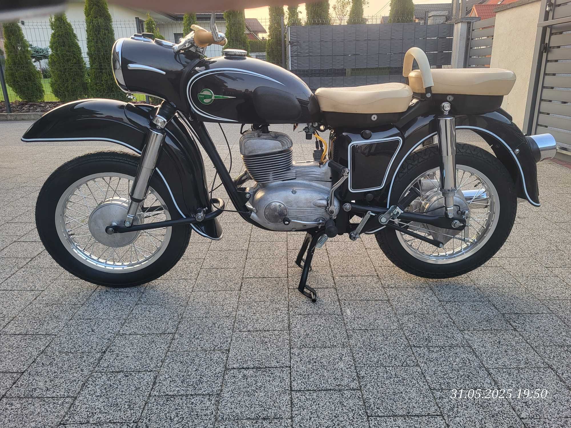 mz es250/1 jaskółka