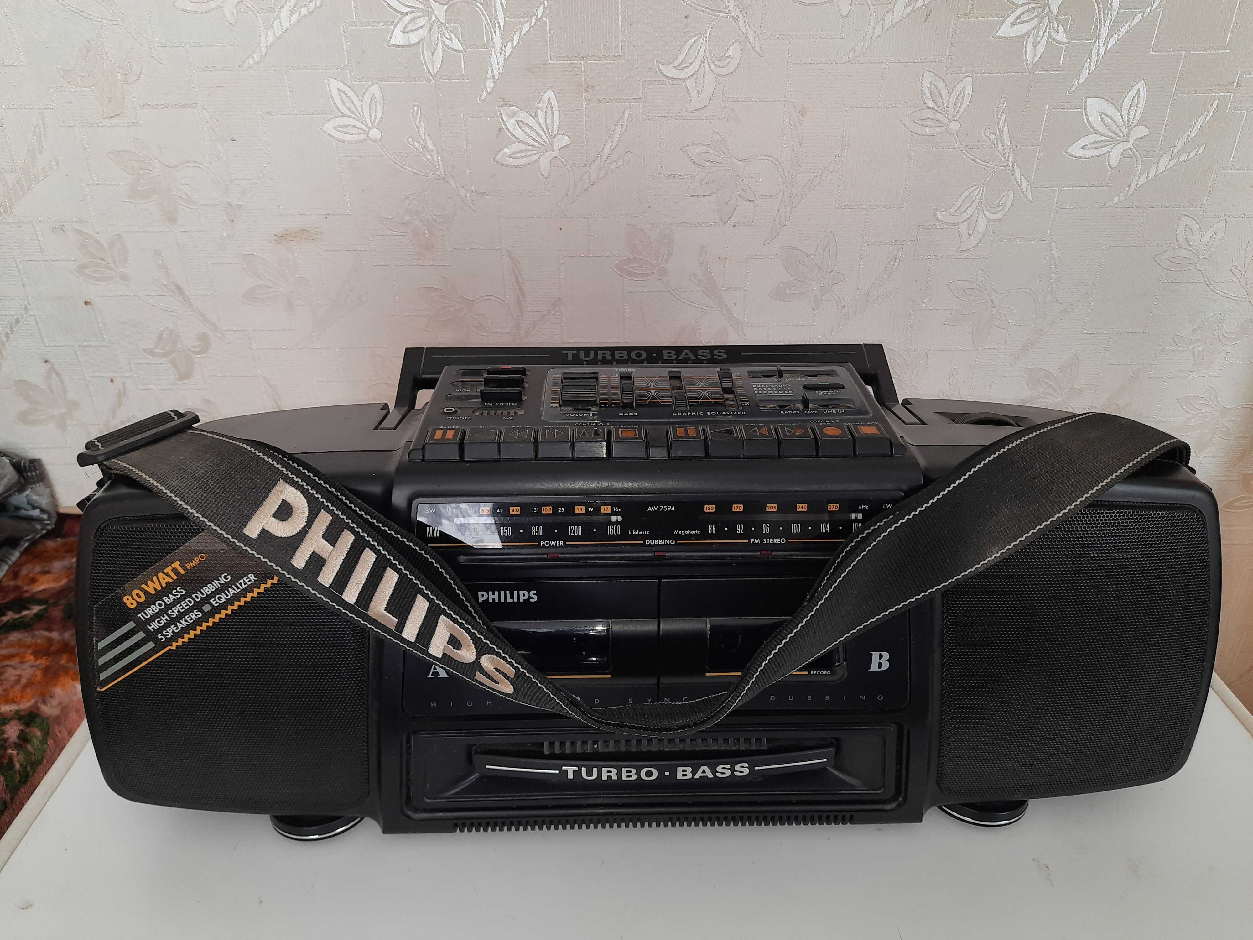 Магнітола Philips TURBO-BASS AW7594