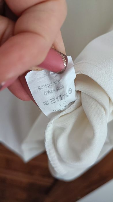 Uni Made in Italy trapezowa śmietankowa sukienka