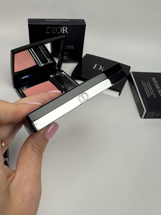 Рум’яна Dior Rouge 212 TUTU Holografic