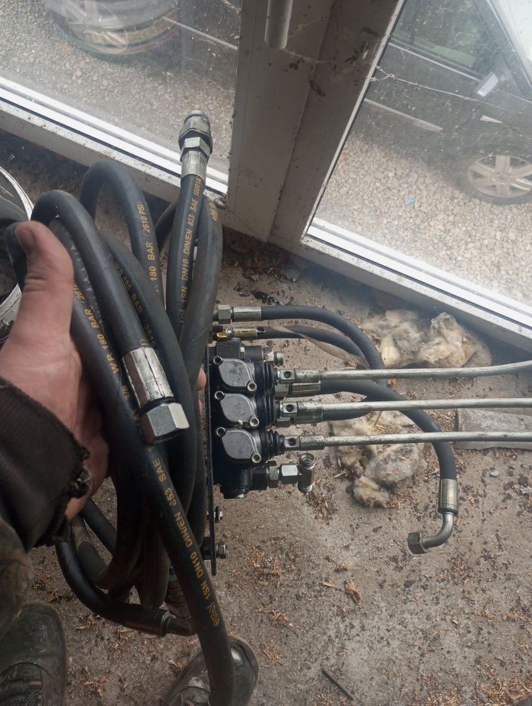 Rozdzielacz Zetor 3 sekcje