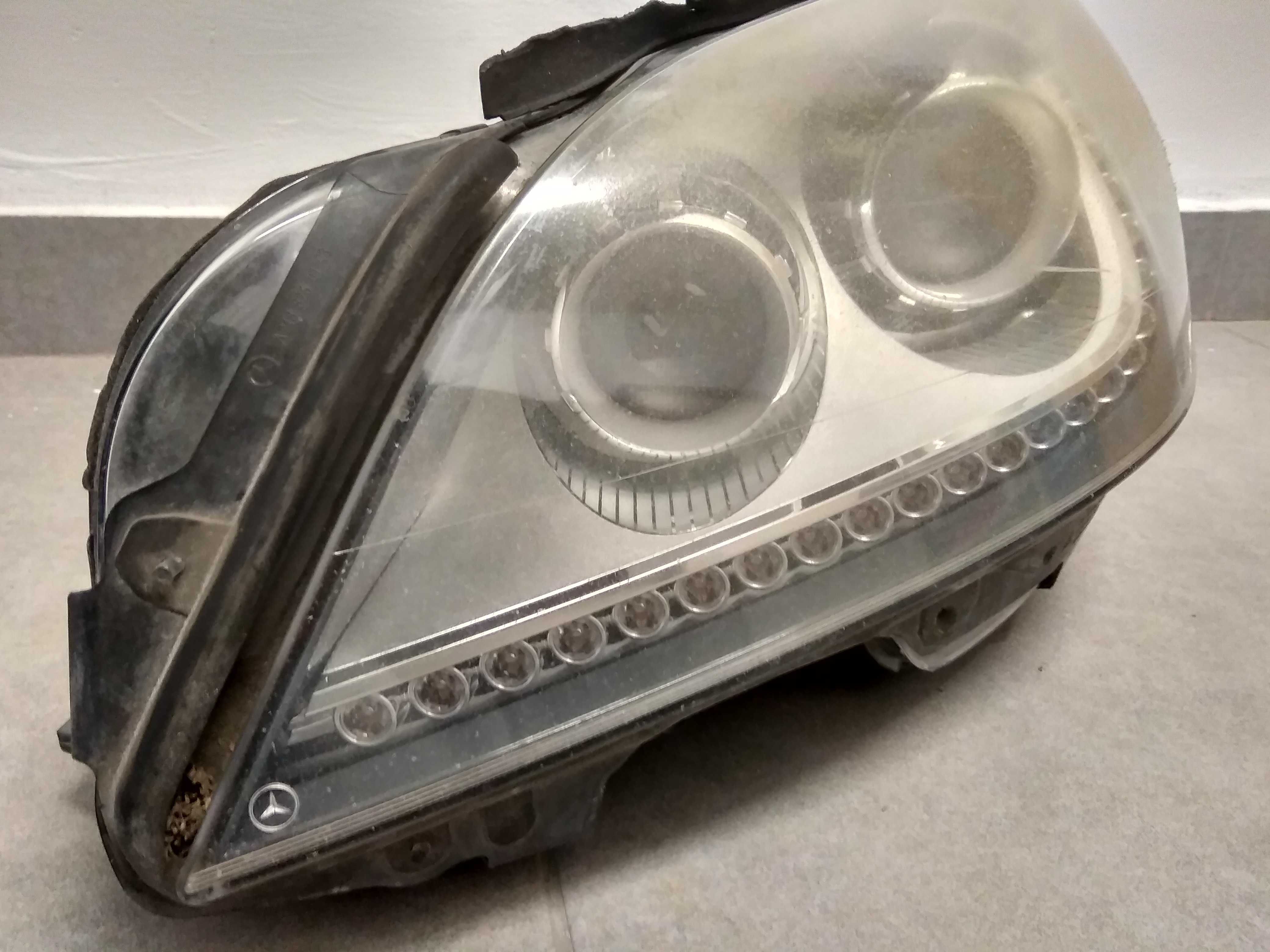 Lampa reflektor przód lewy Mercedes CLS W218 C218