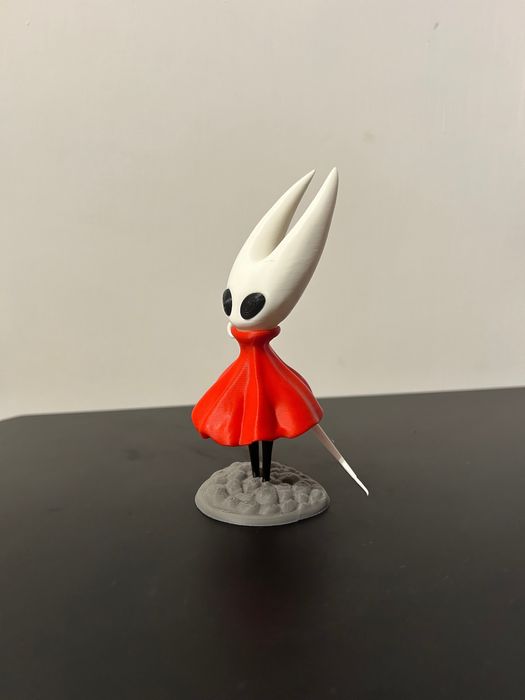 Калекційна іграшка персонажа Hornet з гри Hollow Knight