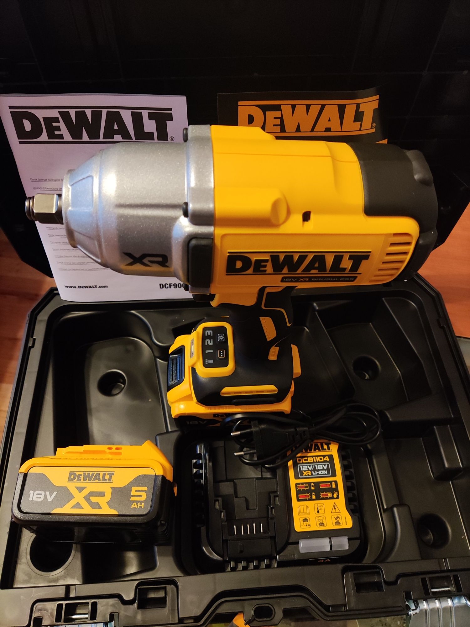 klucz udarowy Dewalt DCF900P2 2 aku 5.0Ah+ład+wal Tstak II