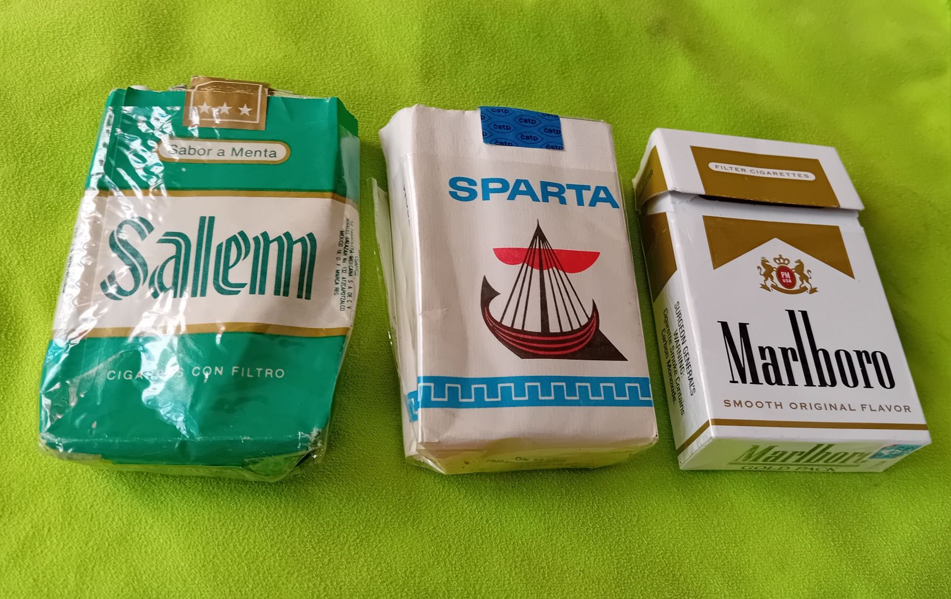 Trzy opakowania kolekcjonerskie+Camel gratis