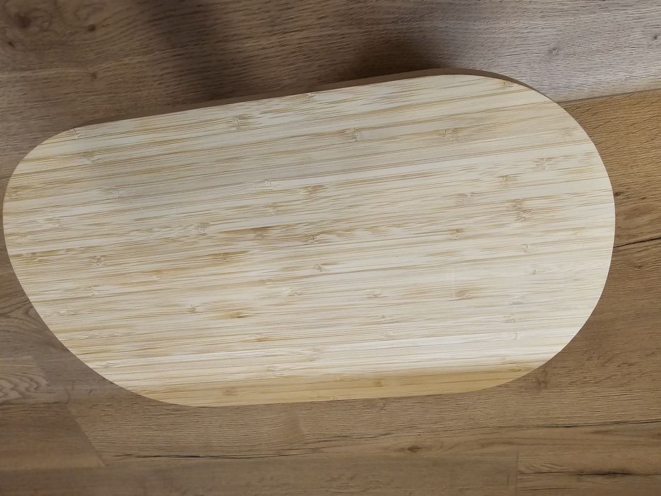 Chlebak z deską do krojenia DUKA – stan idealny, szary, 37x21x17 cm