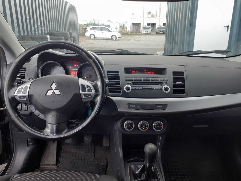 Mitsubishi Lancer 2009r. 1,8 Benzynz 5000zł do negocjacji.