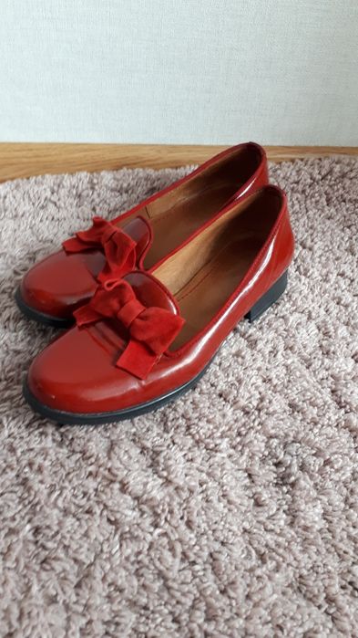 Продам шкіряні туфлі, лофери, балетки 38