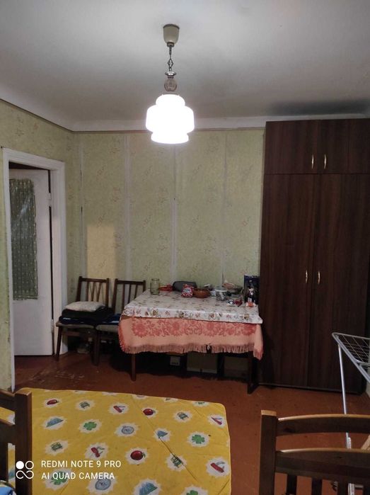 Продається двохкімнатна квартира в центрі міста