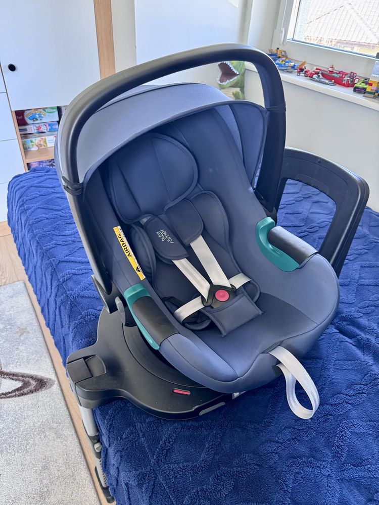 Zestaw fotelików britax romer z bazą