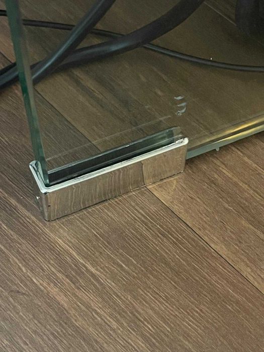 Secretária em vidro temperado