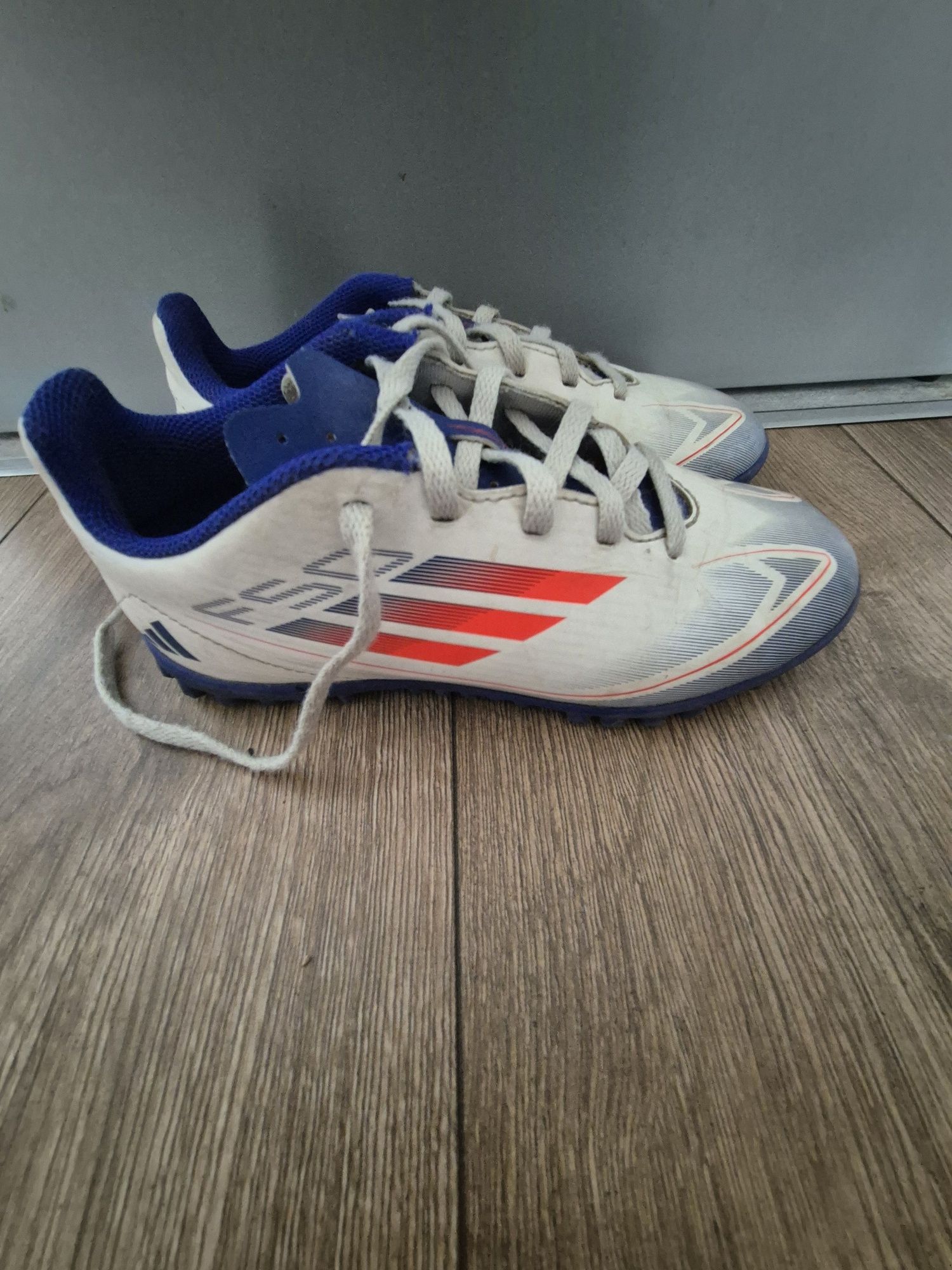 Buty do piłki Adidas r.33