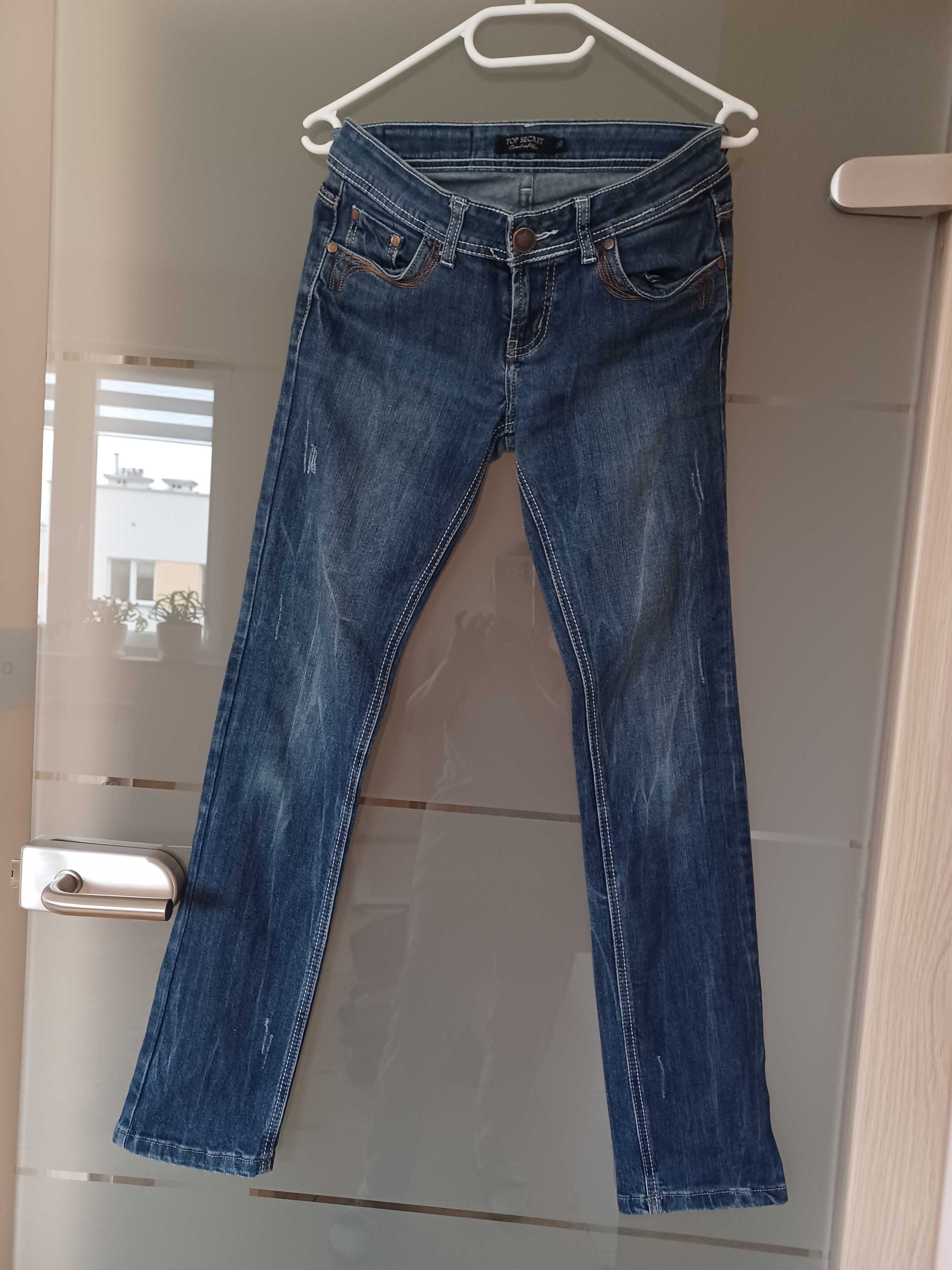 s14. Cudowne jeansowe Spodnie marki Top Secret rozmiar 36.