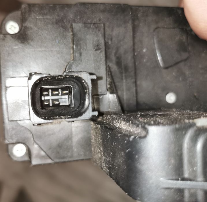 Opel vectra c zamek drzwi lewy tył 5 pin