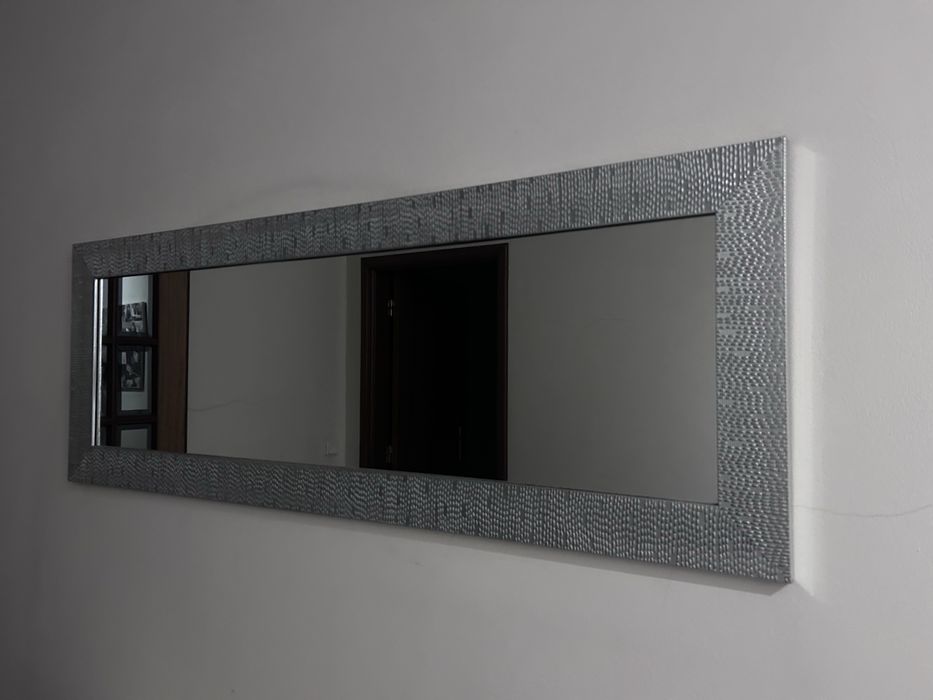 Espelho com bordas prateadas 130x47