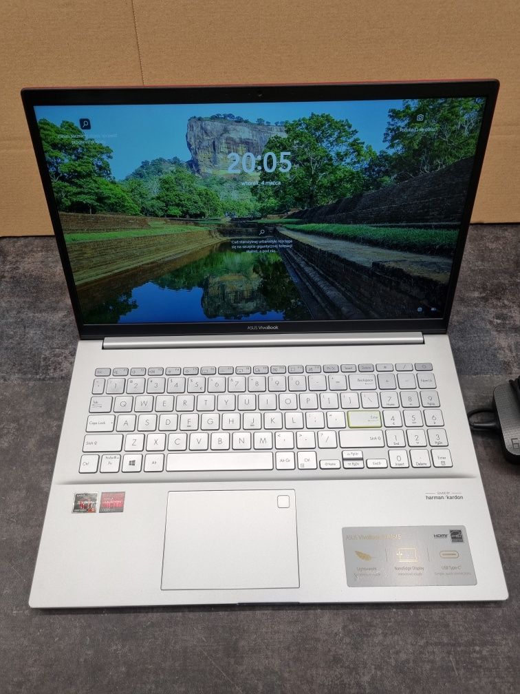 Laptop ASUS Vivobook S15 15,6" AMD Ryzen 5500U 16GB 512 SSD windows 11