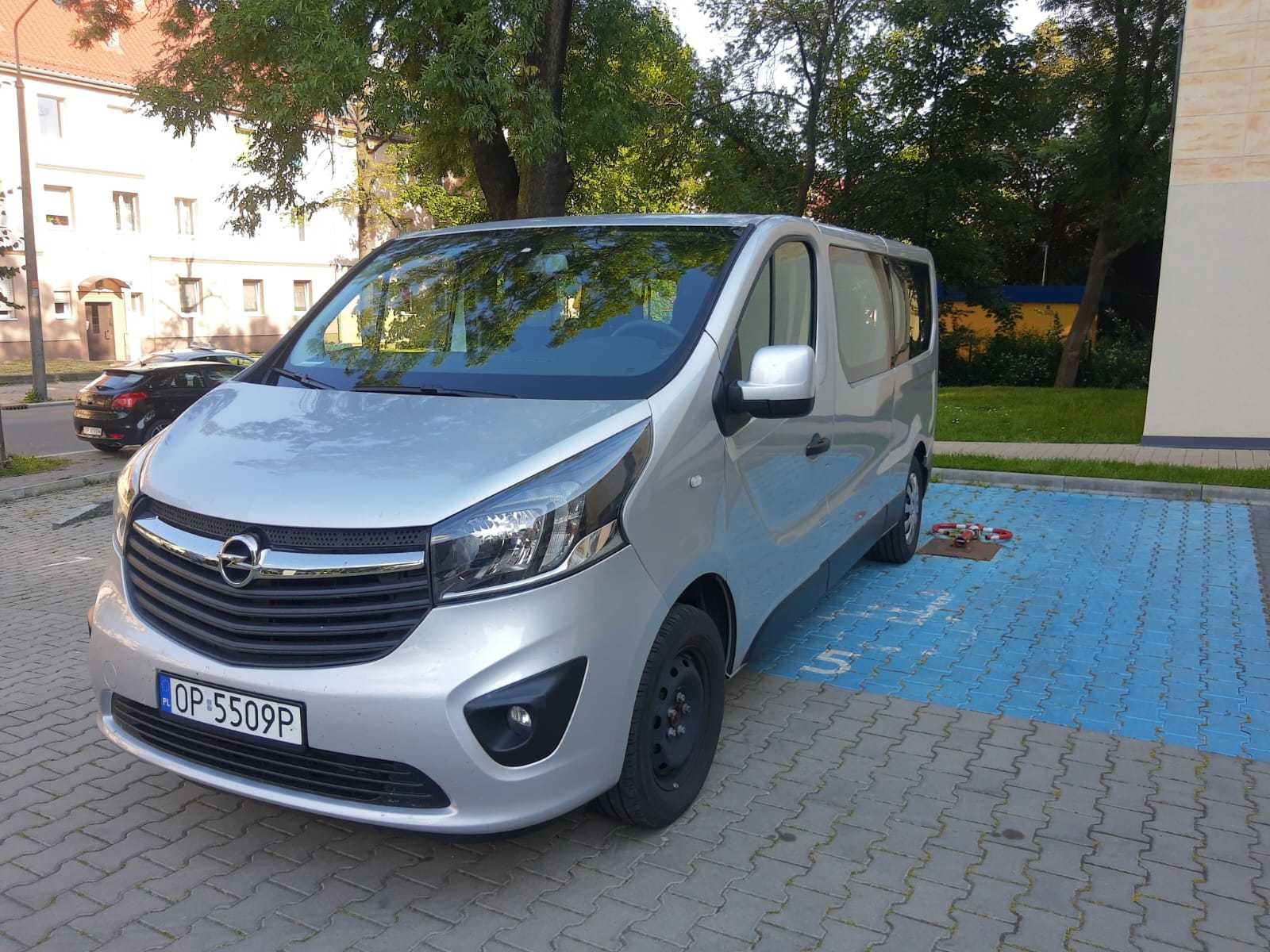 Wypożyczalnia samochdów, wynajme busa 9 osobowego, Skoda Octavia kombi