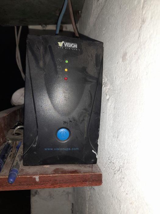 UPS , безперебійник світло для приміщення