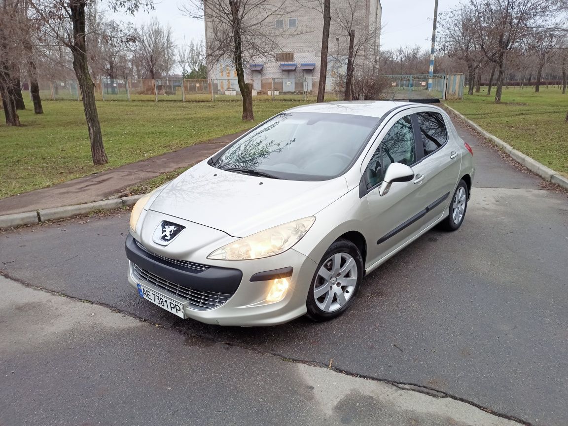 Peugeot 308 1.6 AT автомат