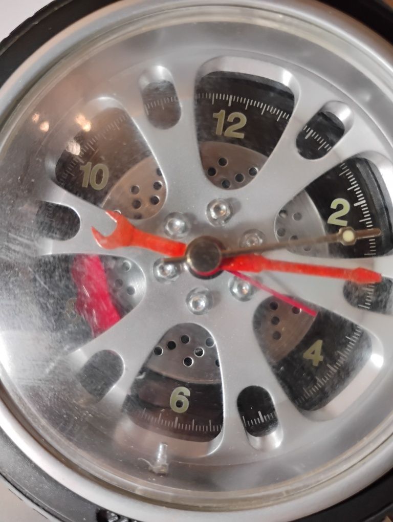 Zegar budzik koło opona  dla mechanika kierowcy motocyklisty