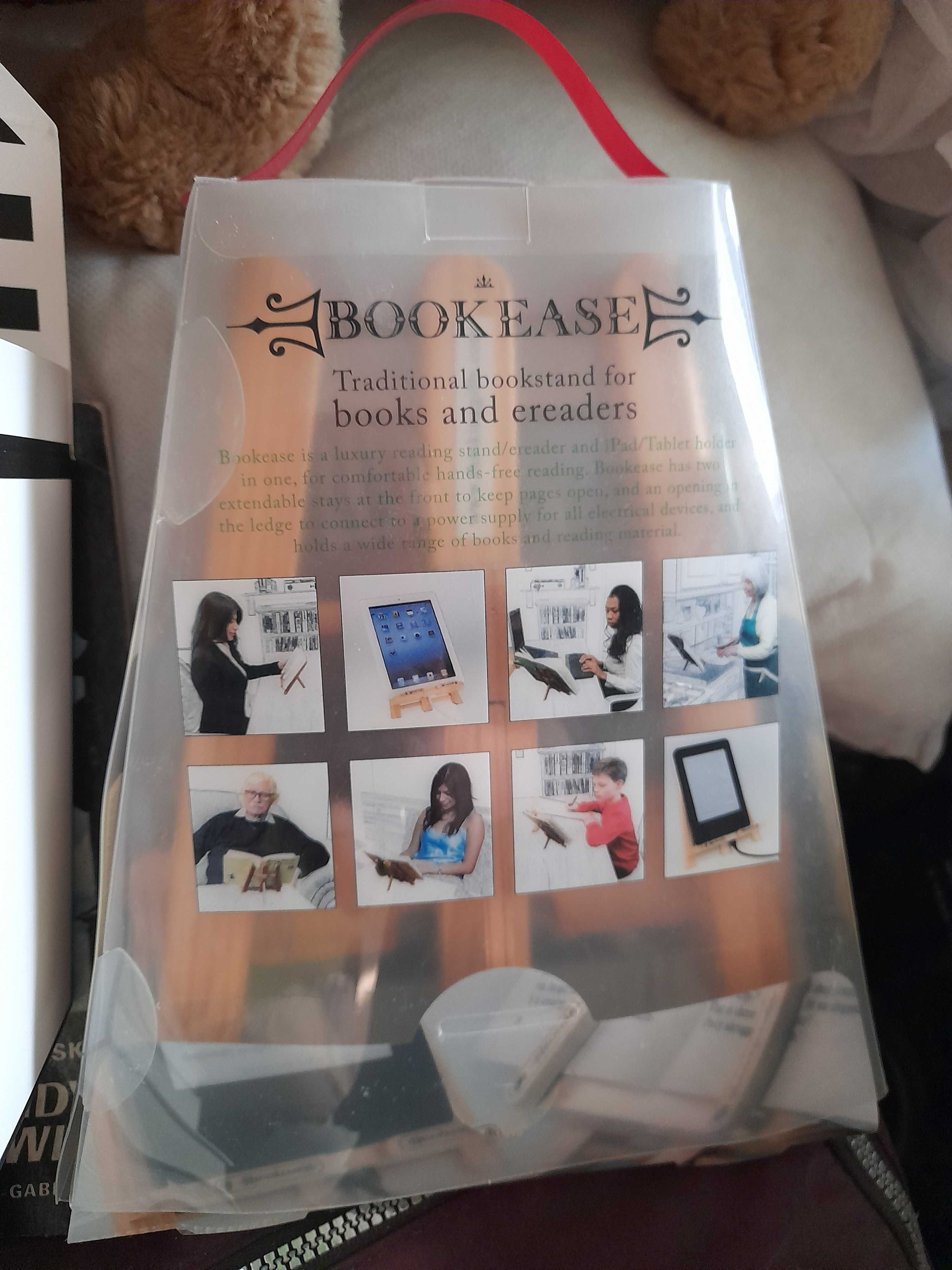 Klasyczny bookease stelaż podstawka na książki tablet
