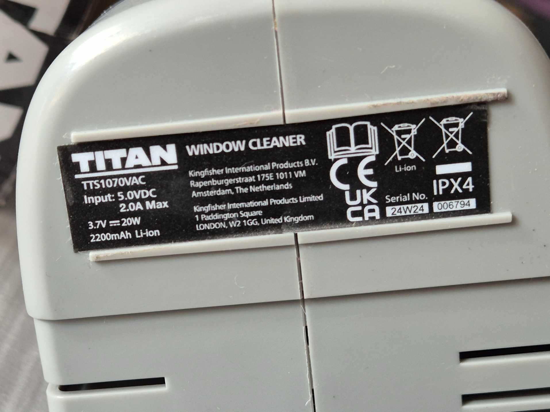 Akumulatorowa myjka do okien TITAN TTS799VAC 28cm
